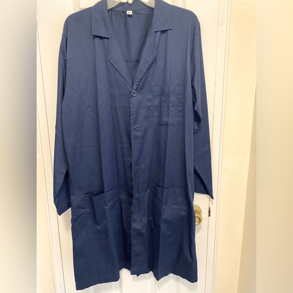 MEN’s LAB COAT NWOT Navy Blue with 3 pockets